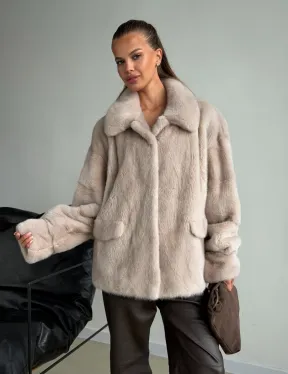 Короткая норковая шуба в цвете нюд