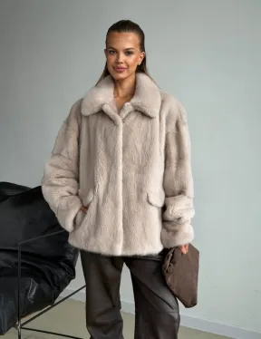 Короткая норковая шуба в цвете нюд