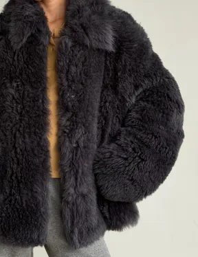 Короткая дубленка из овчины тиградо