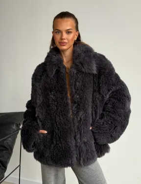 Короткая дубленка из овчины тиградо