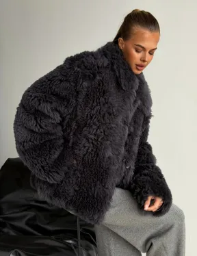 Короткая дубленка из овчины тиградо