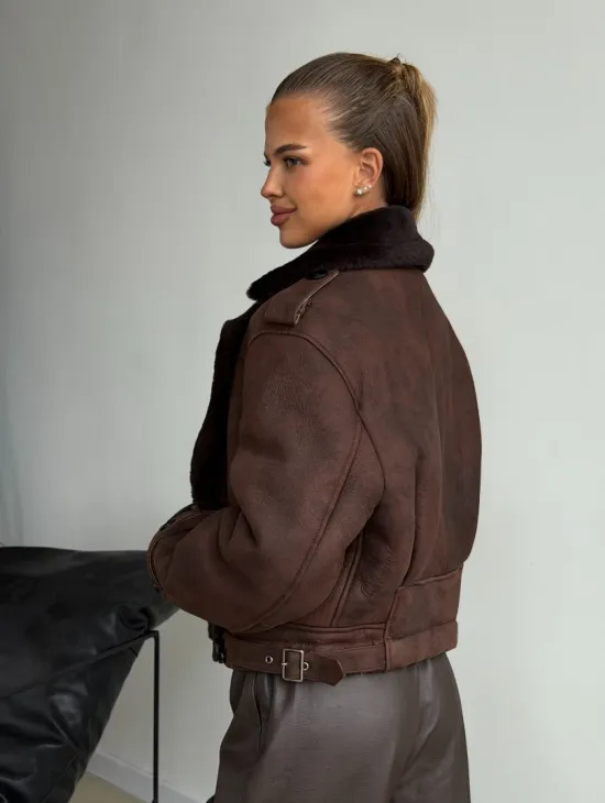 Двубортная короткая дубленка