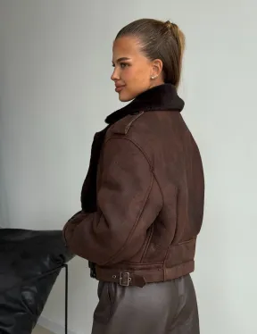 Двубортная короткая дубленка