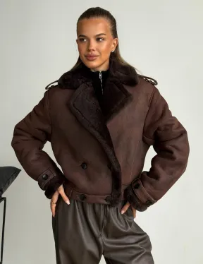 Двубортная короткая дубленка