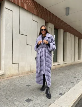 Удлиненная голубая норковая шуба с английским воротником