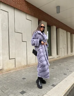 Удлиненная голубая норковая шуба с английским воротником