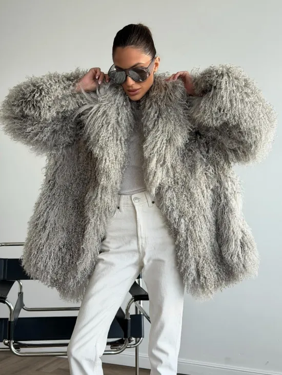 Серая шуба из ламы