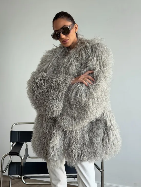 Серая шуба из ламы