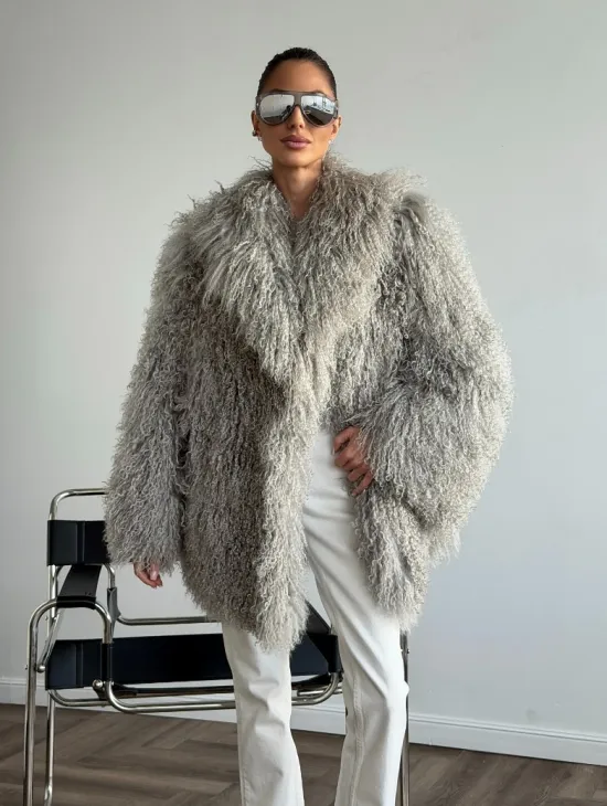 Серая шуба из ламы