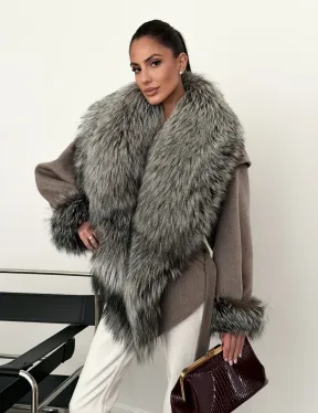 Полупальто с мехом чернобурки