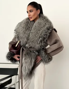 Полупальто с мехом чернобурки