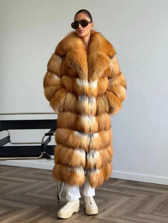 Шуба из меха огненной лисы