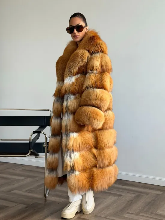 Шуба из меха огненной лисы