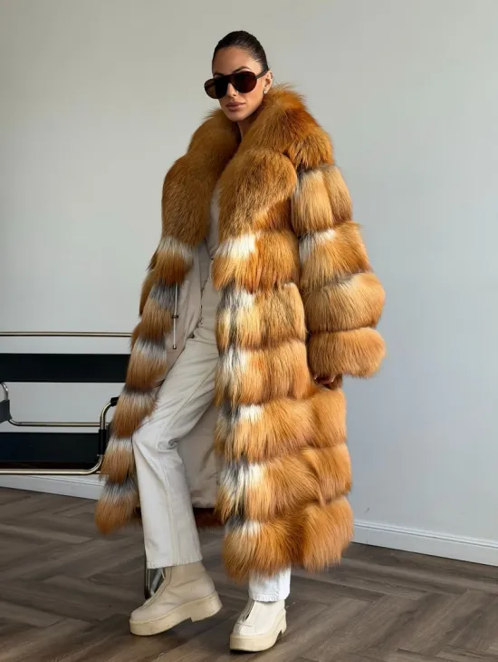 Шуба из меха огненной лисы
