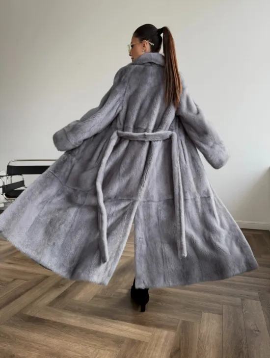 Голубая норковая шуба