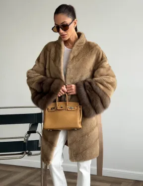 Бежевая норковая шуба с отделкой на рукавах из куницы