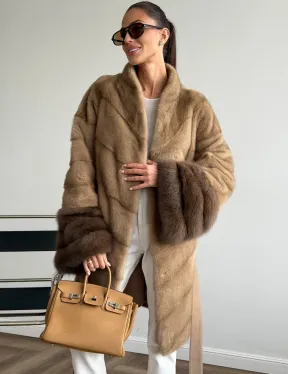 Бежевая норковая шуба с отделкой на рукавах из куницы