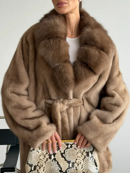 Шуба норковая с воротником куница - летучая мышь