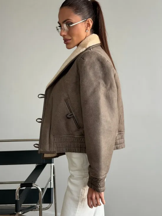 Короткая дубленка - воротник шаль