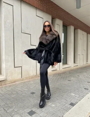 Норковая шуба летучая с воротником из меха куницы в черном цвете