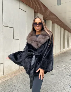 Норковая шуба летучая с воротником из меха куницы в черном цвете
