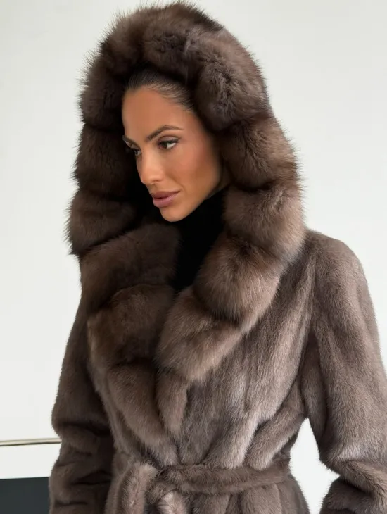 Шуба норковая длинная с капюшоном