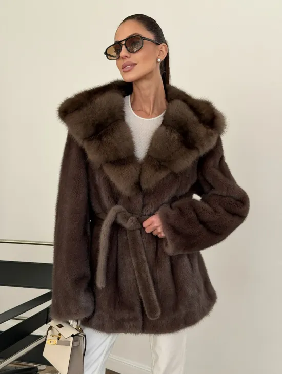 Коричневый норковый полушубок с мехом куницы