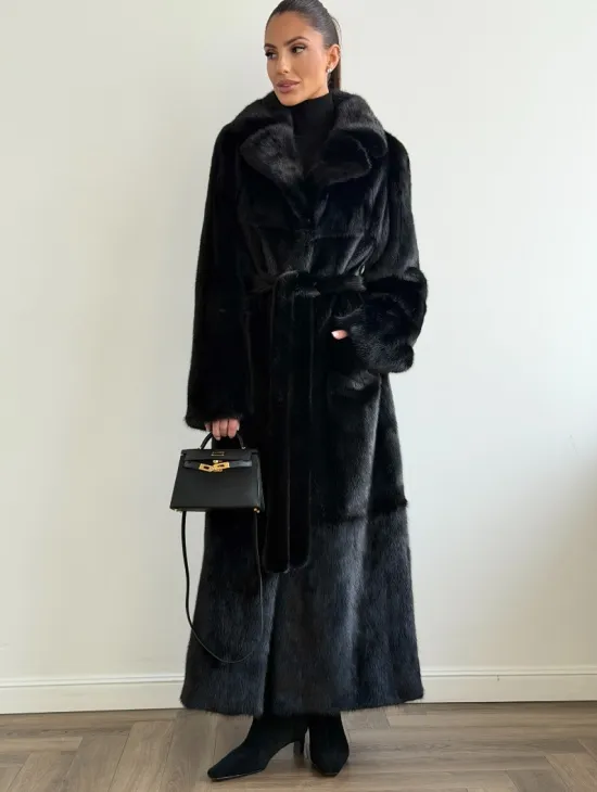Черная шуба из меха норки - классический стиль