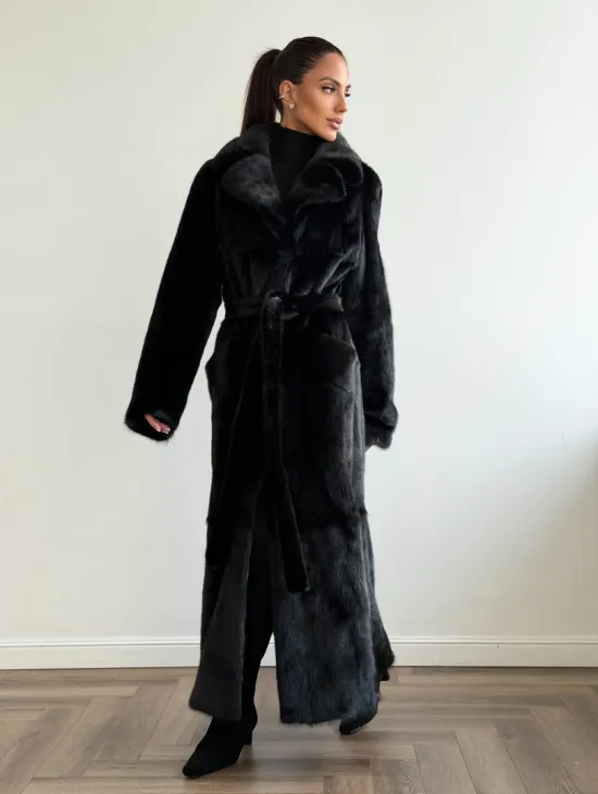 Черная шуба из меха норки - классический стиль