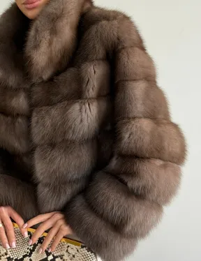 Короткая шуба из куницы - цвет трюфель