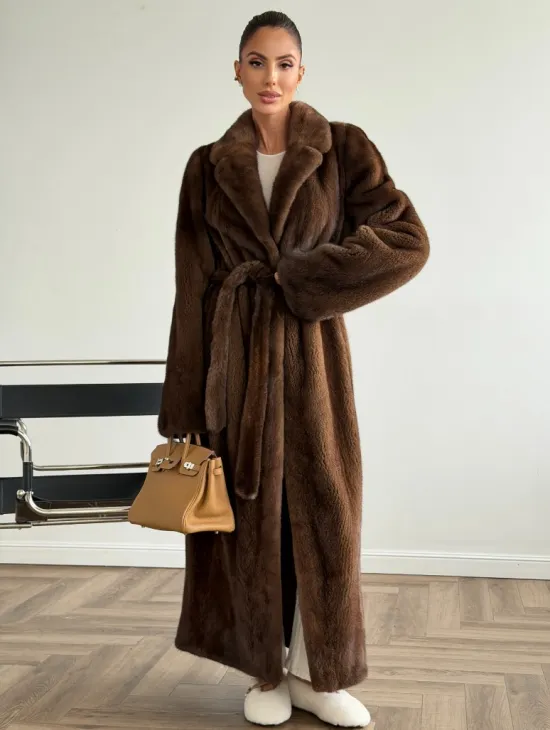 Прямая шуба из норки с поясом