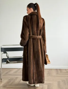 Прямая шуба из норки с поясом