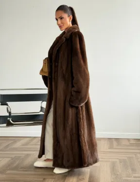 Прямая шуба из норки с поясом