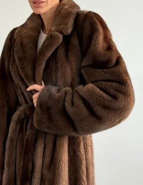 Прямая шуба из норки с поясом