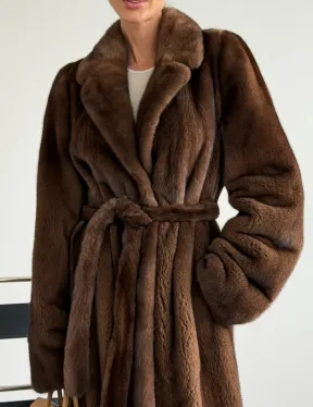 Прямая шуба из норки с поясом