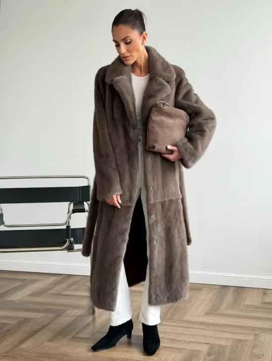 Прямая норковая шуба с поясом