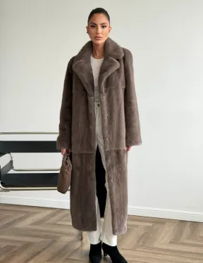 Прямая норковая шуба с поясом