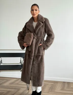 Прямая норковая шуба с поясом