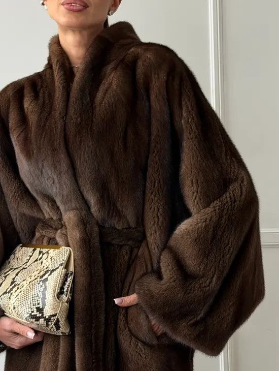 Норковый полушубок с меховым поясом - Летучая мышь