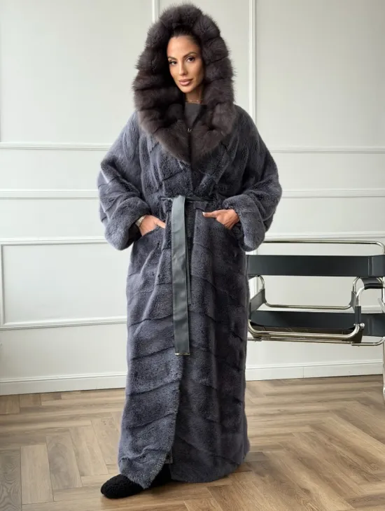 Длинная норковая шуба в пол с капюшоном куница