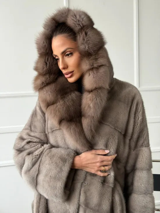 Шуба-кимоно норка в пол с капюшоном куница