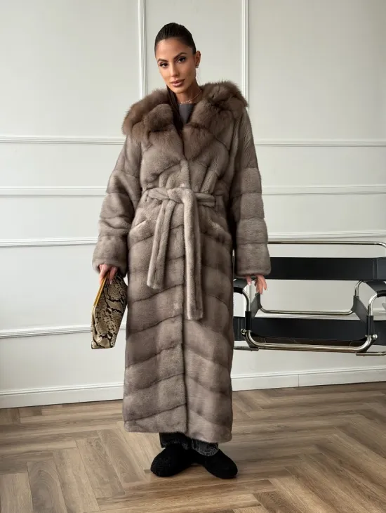 Шуба-кимоно норка в пол с капюшоном куница