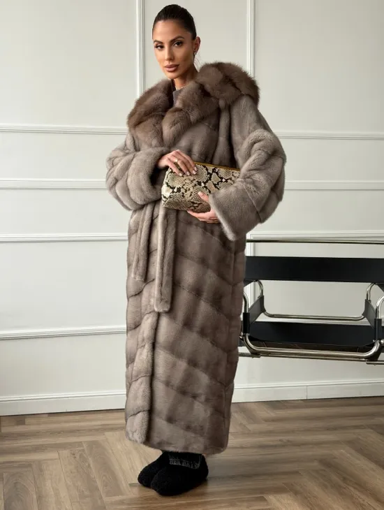 Шуба-кимоно норка в пол с капюшоном куница