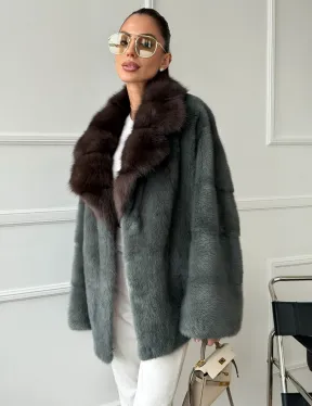 Красивая шуба из меха норки с воротником из куницы