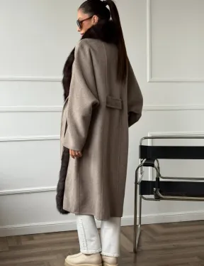 Длинное пальто с мехом финского песца