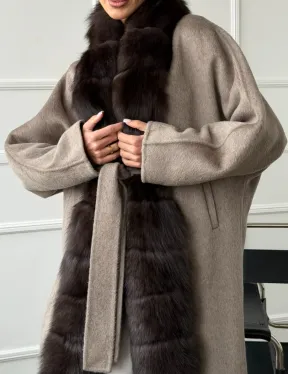 Длинное пальто с мехом финского песца