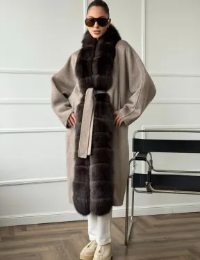 Длинное пальто с мехом финского песца