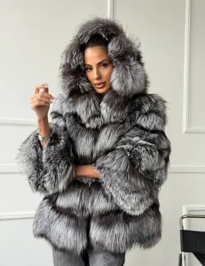 Шуба из меха чернобурки с капюшоном - серая