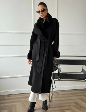 Черное пальто с мехом норки