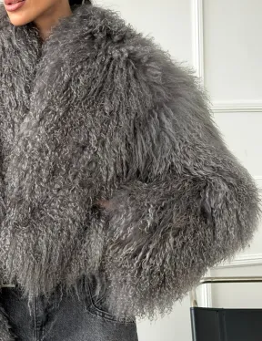 Серая шубка из меха ламы